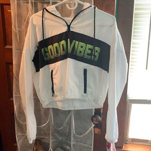 “GOOD VIBES” Croptop